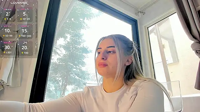 Ella_Vee 现场XXX聊天