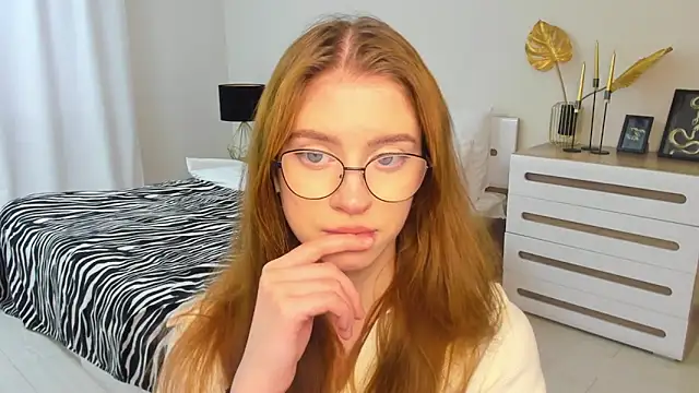 Erica_Kiss' Live XXX Chat