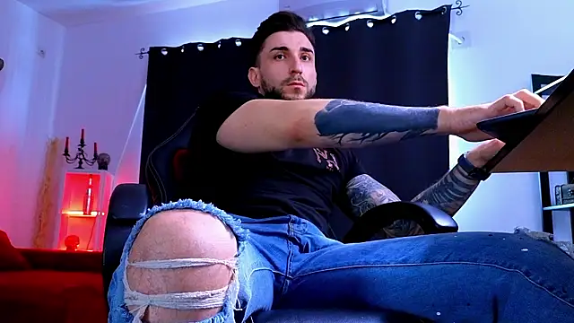 MightyAaron66 现场XXX聊天