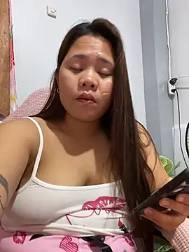 _BellaHotty_ élő XXX-chatje