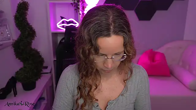 AnnikaRose's Live XXX Chat