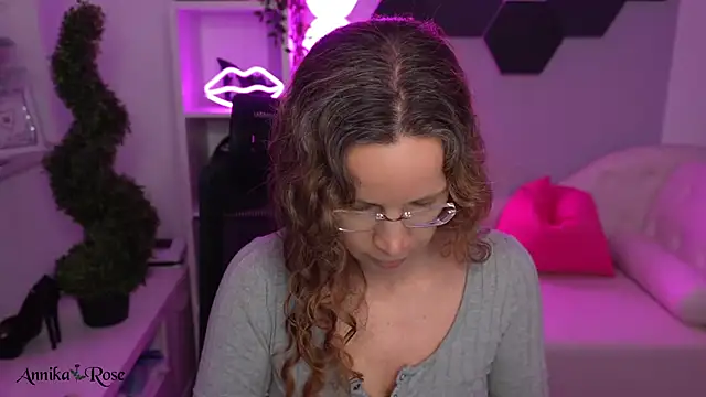 AnnikaRose Chat XXX live