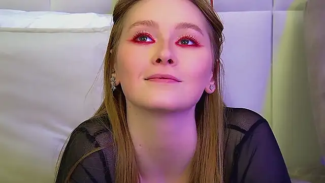 AgataFoxley Adlı Modelin Canlı XXX Sohbeti