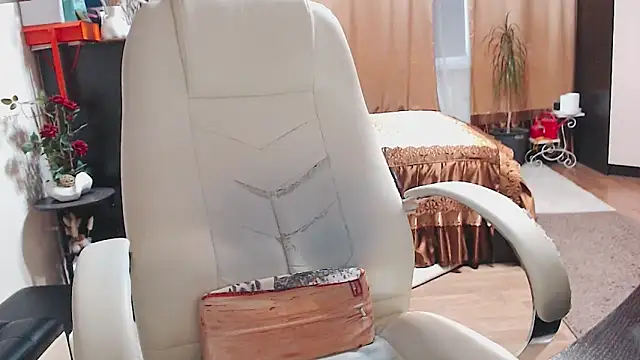 Chat XXX en directo de CrazyMomy