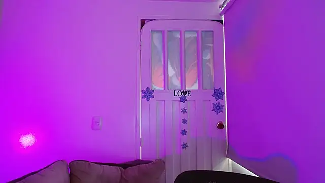 milfrousse élő XXX-chatje