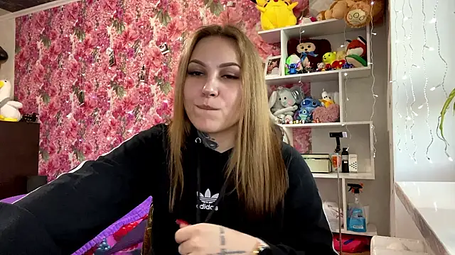 TraciBallena 现场XXX聊天