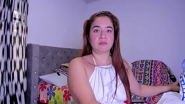 naive_natty10のライブXXXチャット