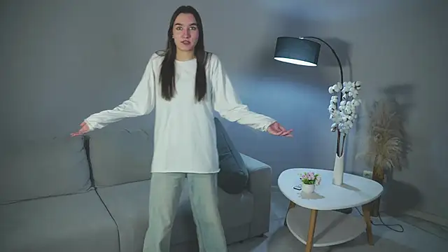 HermilaClapのライブXXXチャット