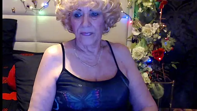 HappyWomanOn Webcam Show