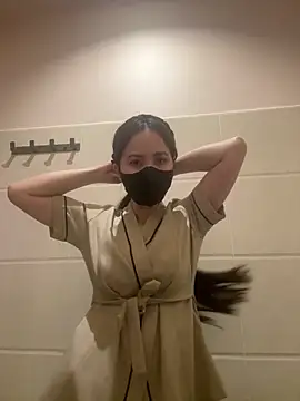 bi_biiiのウェブカメラショー