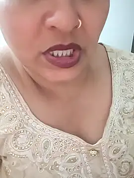 angel_ridhi Adlı Modelin Canlı XXX Sohbeti