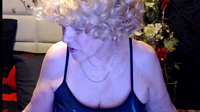 HappyWomanOn Live XXX-chat