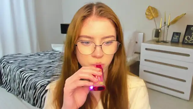 Erica_Kiss: онлайн-секс-чат