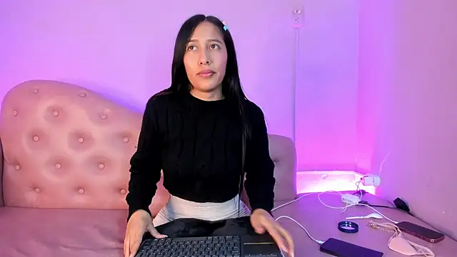 Chat +18 de Amelia_Rivas ao vivo