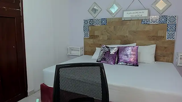 kylieBensoon Chat XXX in diretta