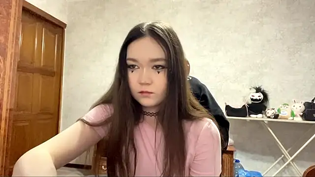 دردشة CrunchBerries الجنسية المباشرة