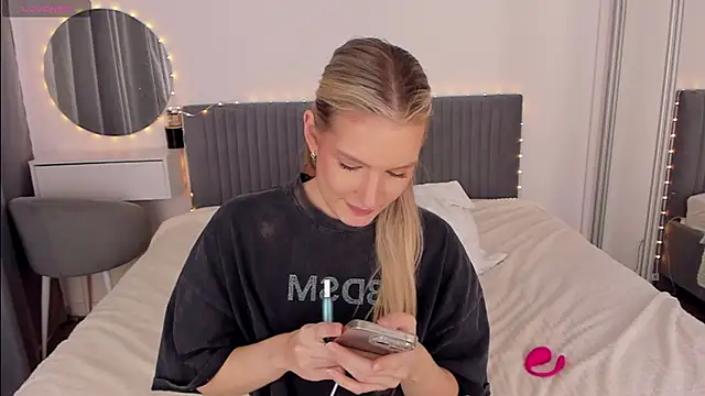 CassieRayss live XXX chat