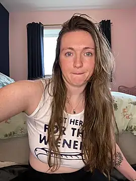 BustyBonnieUK webkamerás műsora