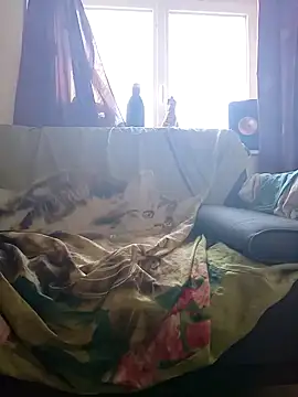 Pokazy przed kamerką – AmnesicEminence