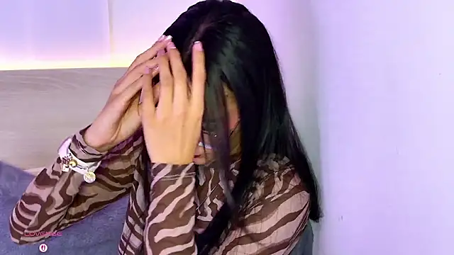 AliceeBloom 现场XXX聊天