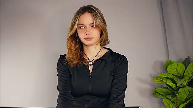 Show modela EarthaStinett na web-kameri