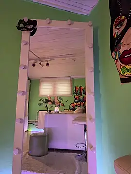 Show modela TamaraSavage na web-kameri