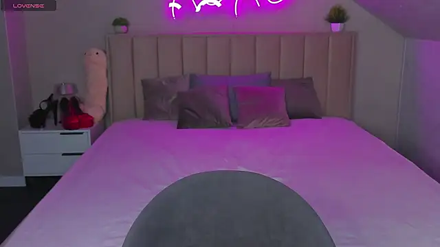 Ella_Burns: онлайн-секс-чат