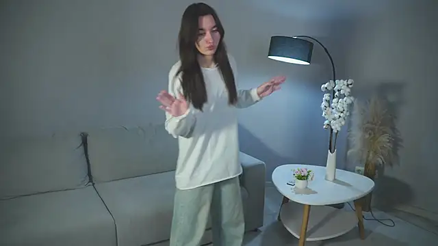 Онлайн чат XXX HermilaClap