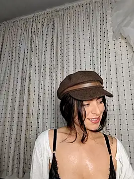 saasha_Petit 即時 XXX 聊天