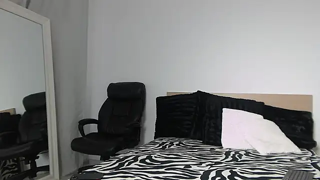 Онлайн чат XXX Layla23a