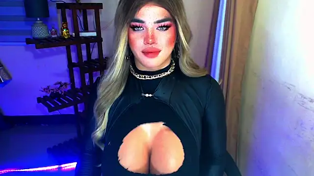 GoddessOFHUGEx élő XXX-chatje