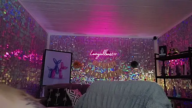 Онлайн чат XXX lucyallen4201