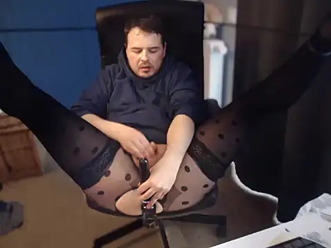 Chat XXX en directo de CuteMan33