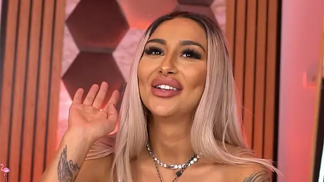 GoldenAmbern Live XXX chat