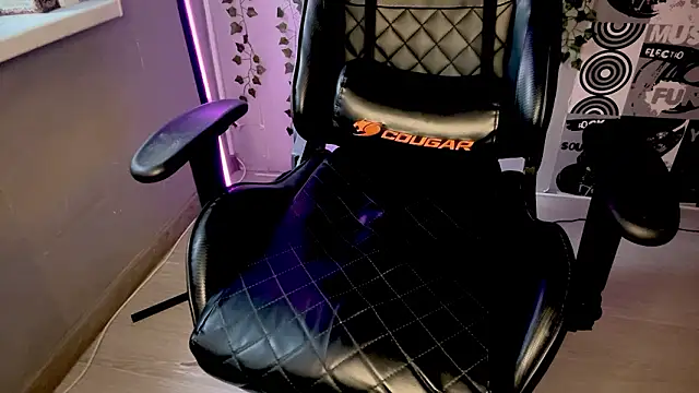 XXX chat uživo modela helgicuteness