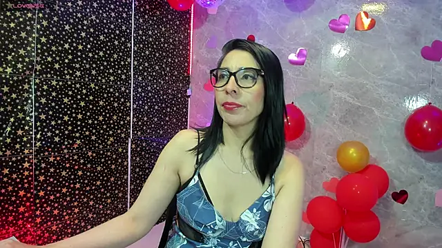 adellelennoxx élő XXX-chatje