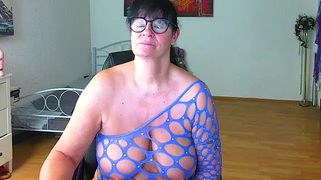 Syllyn Live XXX chat