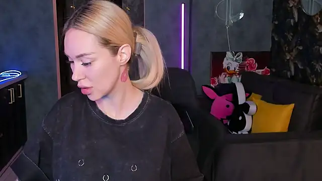 Blckmirrorr: онлайн-секс-чат