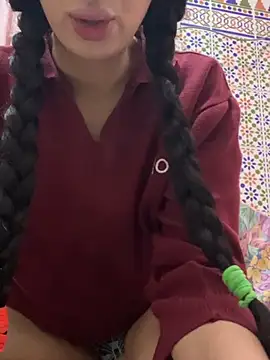 Nora_0 Show in webcam