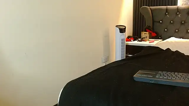 Lolagolden1のライブXXXチャット