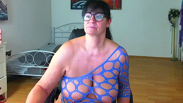 Sylly's Live XXX Chat