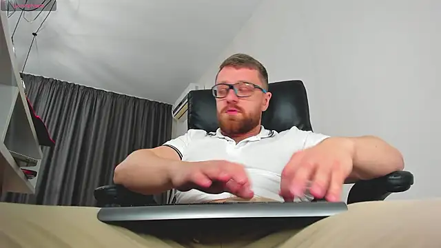 Онлайн чат XXX Findom_guy