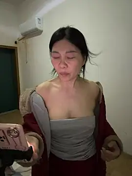 xiiuuff18 Live XXX-Chat