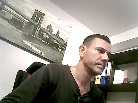 mastercharisma35: απευθείας συνομιλία ΧΧΧ