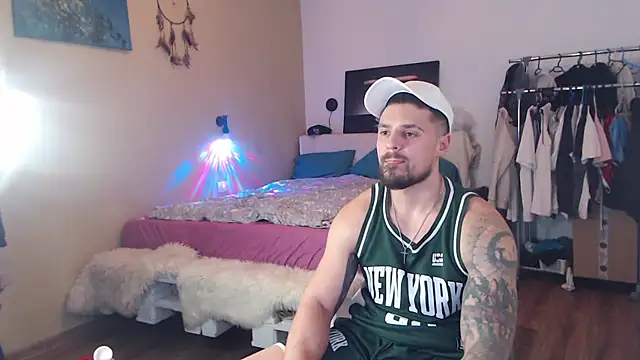 Tiberius_hunk Adlı Modelin Canlı XXX Sohbeti