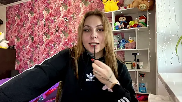 TraciBallena: απευθείας συνομιλία ΧΧΧ