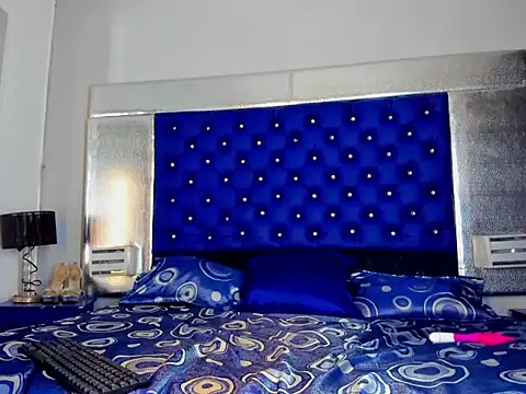 Ciara_HotTs: διαδικτυακό σόου στην κάμερα