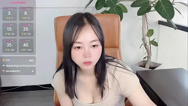 Yuer-77のライブXXXチャット