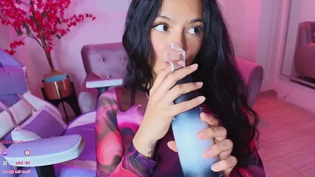 Maddie_T18 élő XXX-chatje