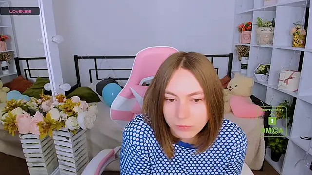 Elma_Lily Chat XXX in diretta